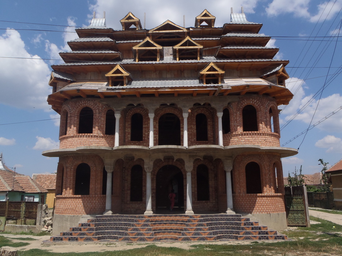 House in Brateiu, Romania. Photo: Stefan Fraunberger