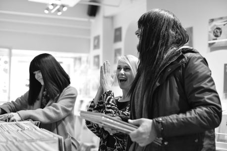 Digging with Khruangbin. Photos by Tara Demercioğlu and Yusuf Sefaoğlu